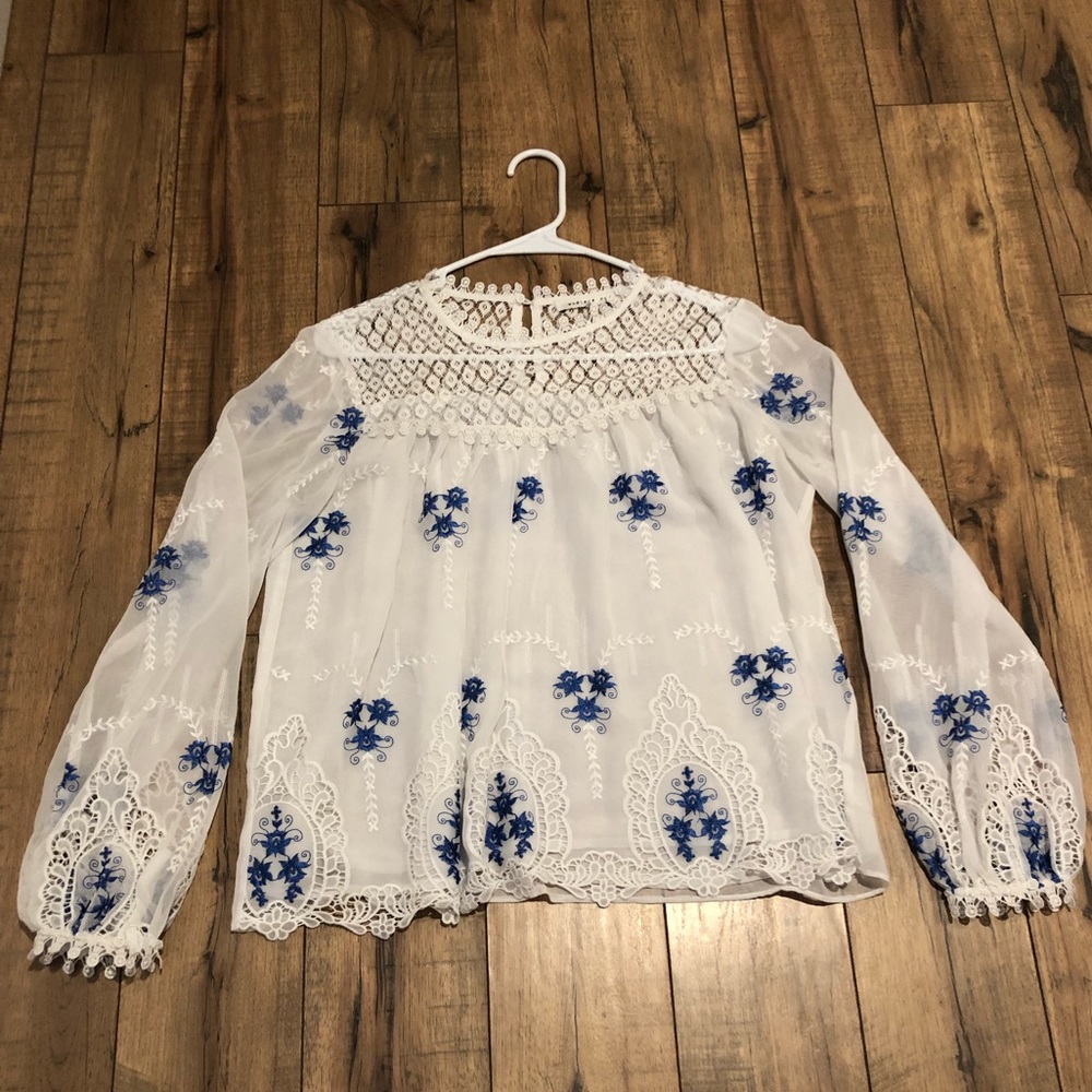 Endless Rose White Embroidered Crochet-lace Top